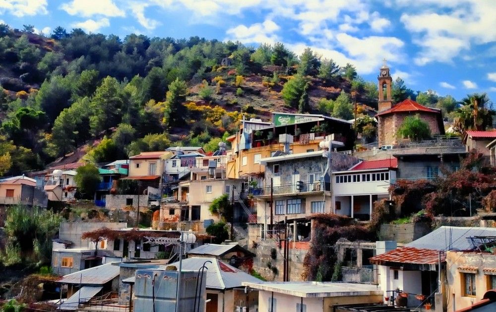 Геракьес: жилище отшельников среди леса и гор
